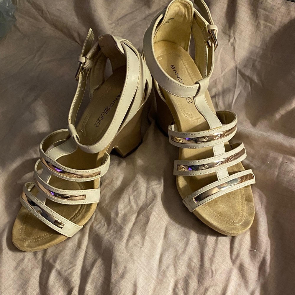 Bandolino Beige Strappy Heels